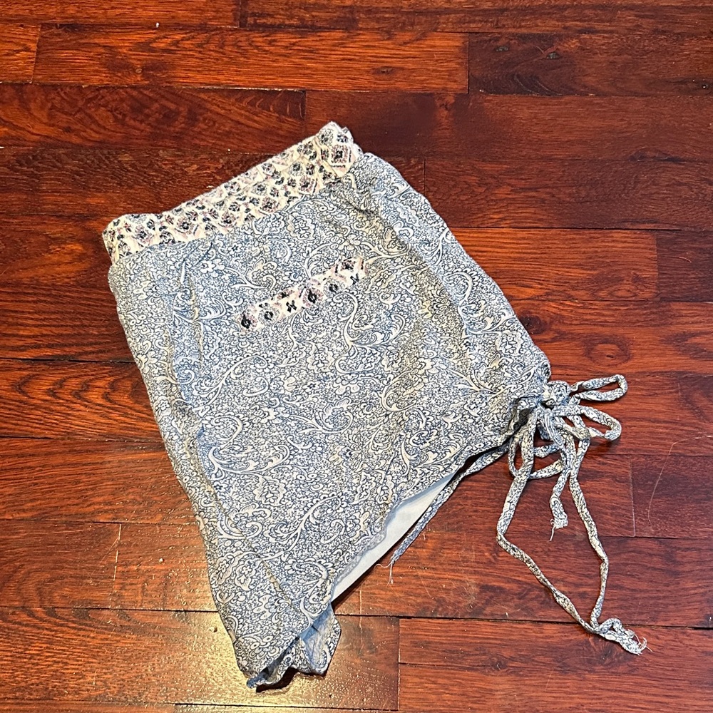 Alta (Francesca’s) Floral Paisley Print Shorts